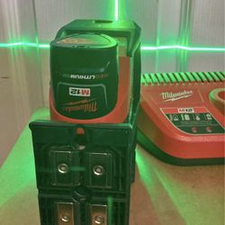 Milwaukee Self Leveling Green Laser Level M12