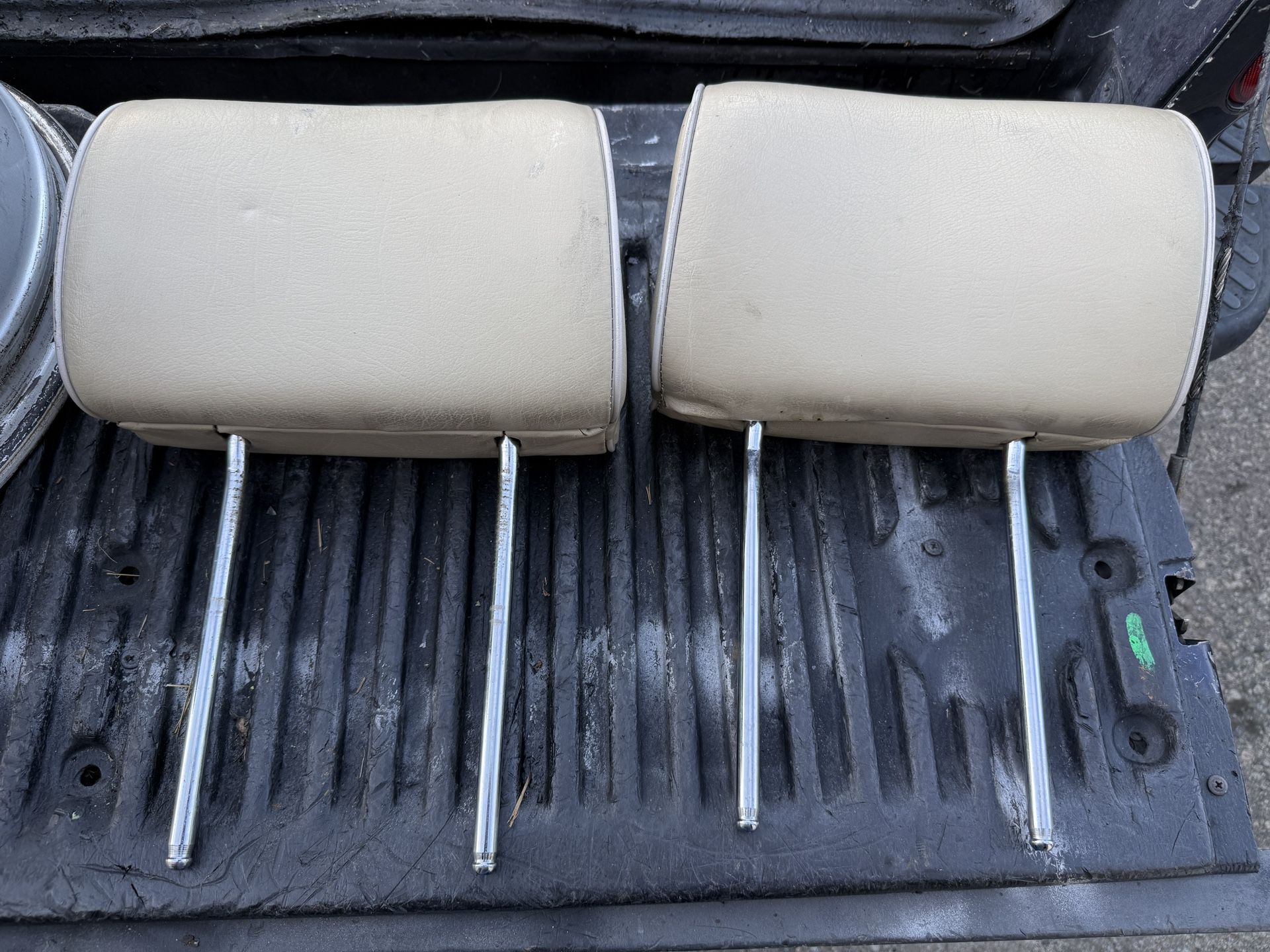 BMW E28 Front Seat Headrests E23 E12 for Sale in Rossmoor, CA - OfferUp