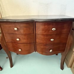 Elegant Wooden Dresser w/ Mirror & Matching Lamps – Furniture Set