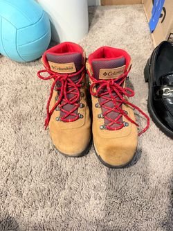 Columbia Hiking Boots Tan Suede Red Laces