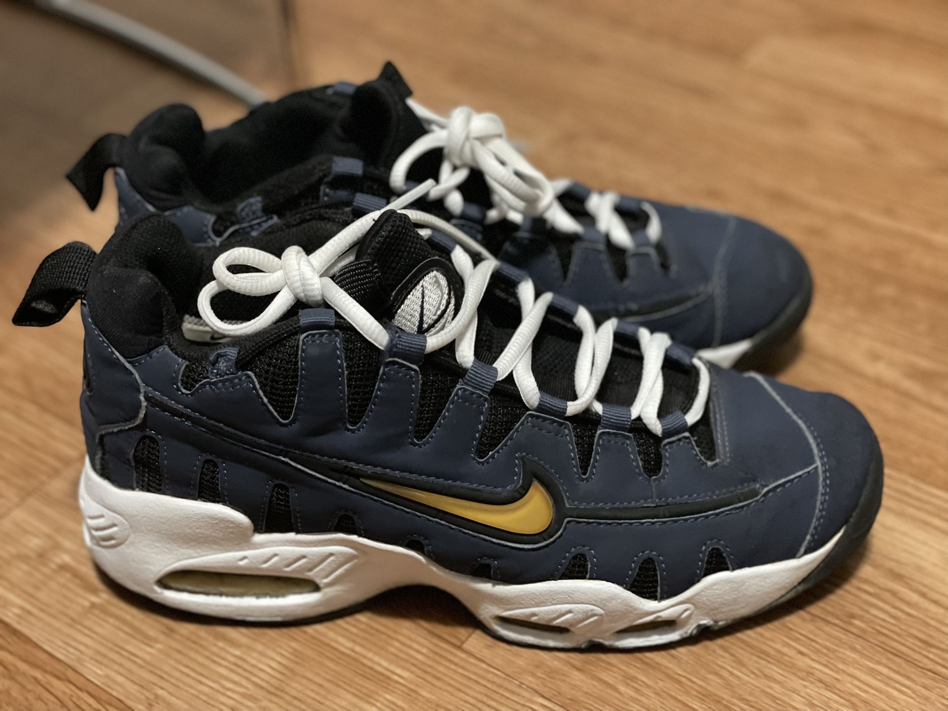 Nike Hideo Nomos Size 8.5 Used No Box