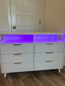 Dresser new