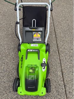 Greenworks 40V 16" Cordless Battery Push Lawn Mower w/ 4.0Ah Battery & Charger