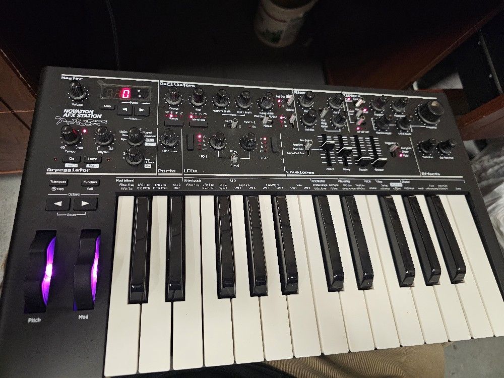 Used Novation AFX Station 25-Key Monophonic Synthesizer Synthesizer