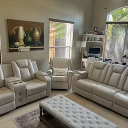 2 Reclinable Sofá Bluetooth Speakers,lights, USB