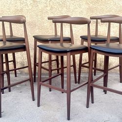 Set of 6 Bar Stools – Modern Wood Look – Great Condition