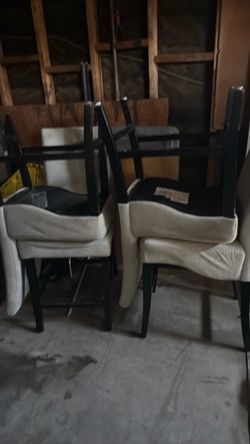 4 chairs 🪑