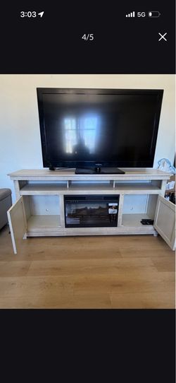 Tv Stand with Fire Place w/ TV