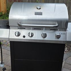 Charbroil Gas Grill 