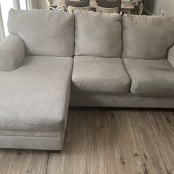 Modern Sectional Sofa with Chaise – Excellent Condition – Moving Sale