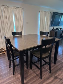 Counter Height Dining Table with 4 Chairs