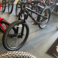 GT 24 La Bomba Dirt Jumper Bike