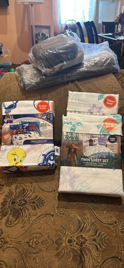 Twin sheet set