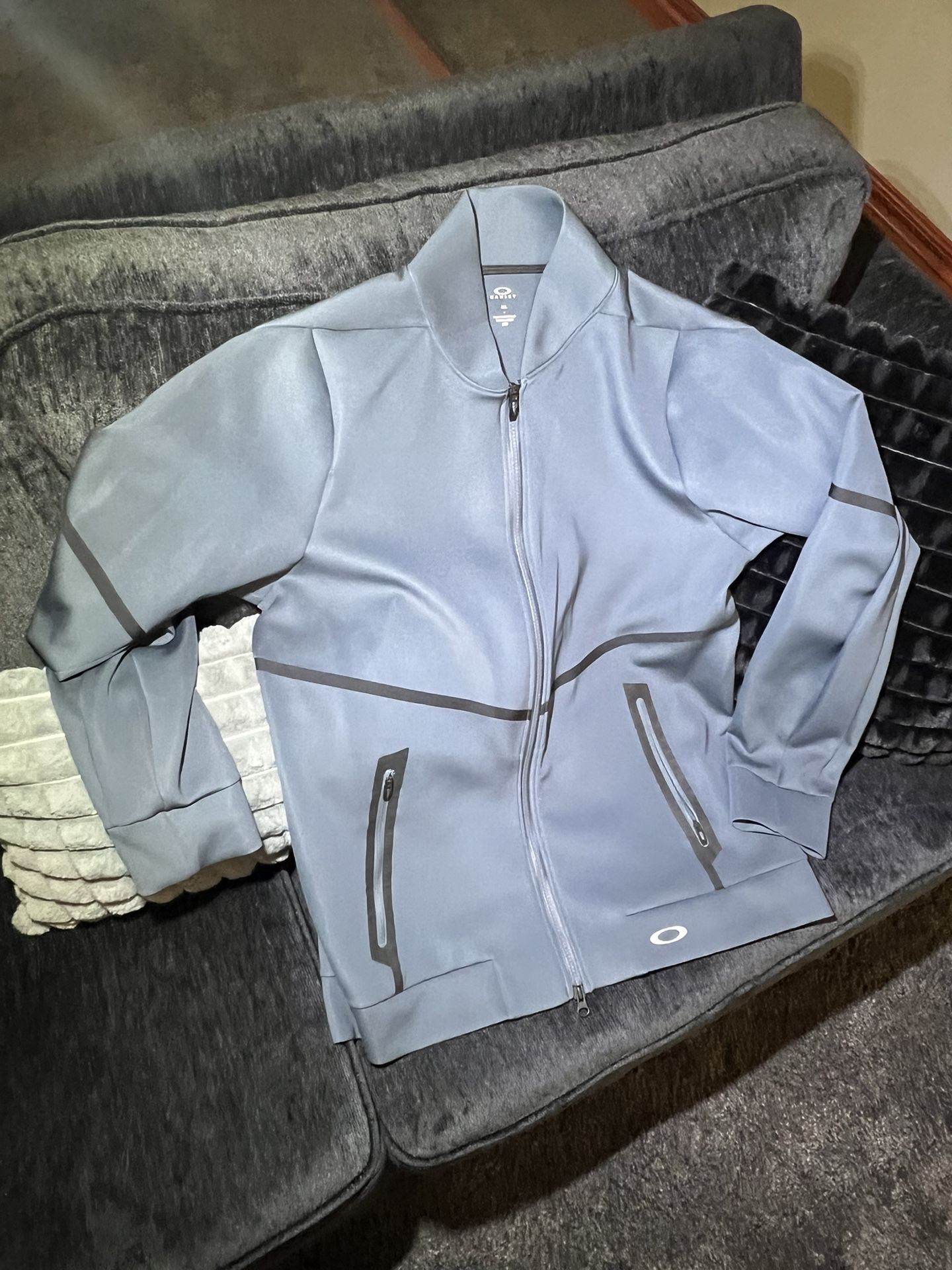 Oakley Men’s Zip Up Jacket -grey With Charcoal 
