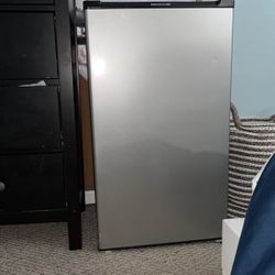 Frigidaire Mini Fridge 