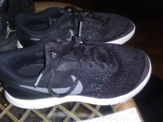 Girls Nike's size 4