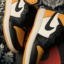 Nike Air Jordan 1  Hi Retro GS Size 5Y
