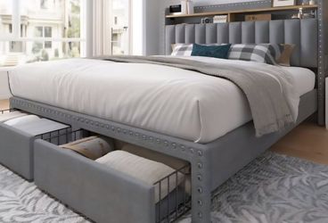 ⚡️FLASH SALE!⚡️Brand new king size bedframe