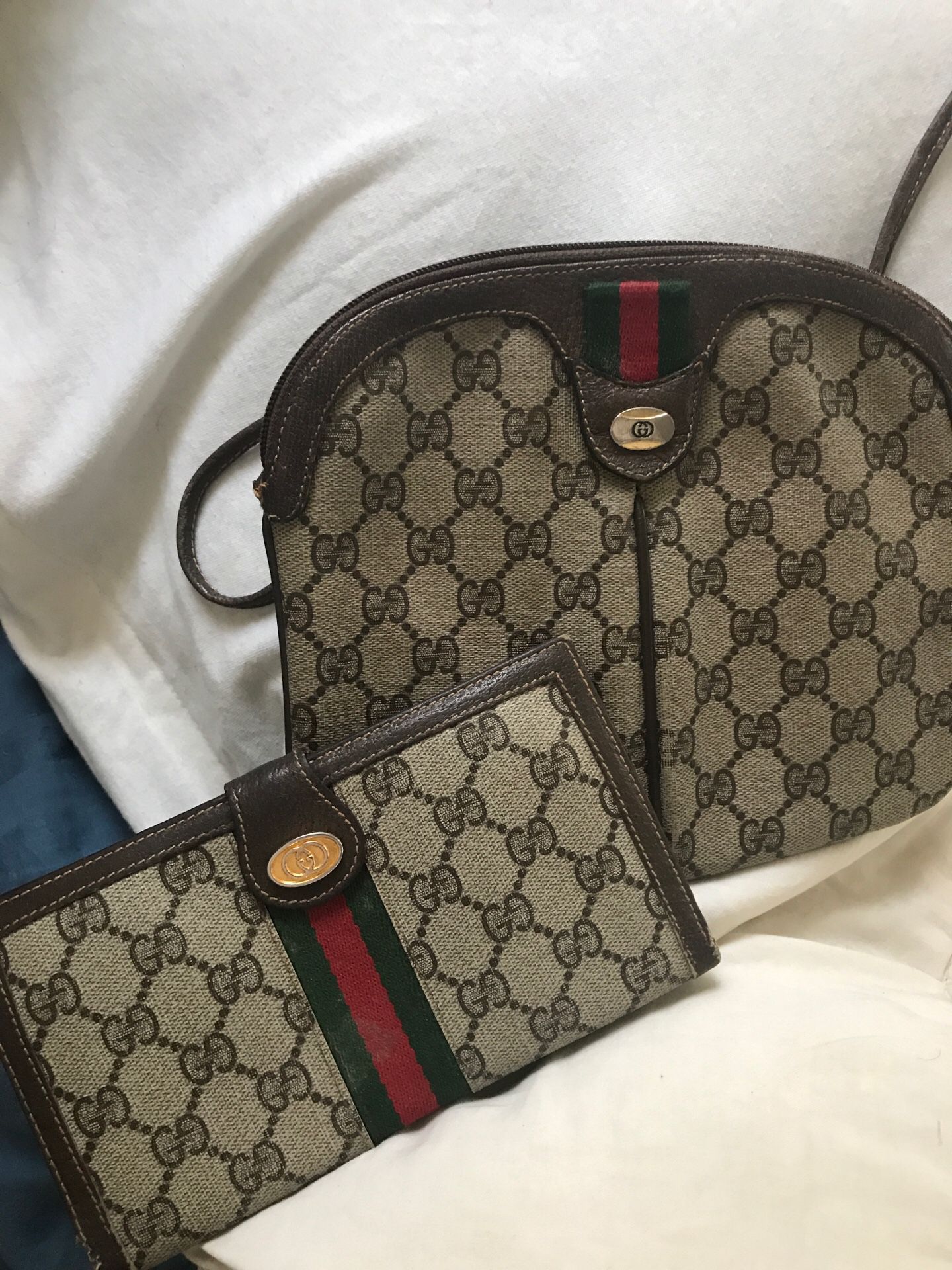 Gucci purse and wallet
