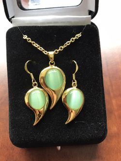 Lot of jewelry