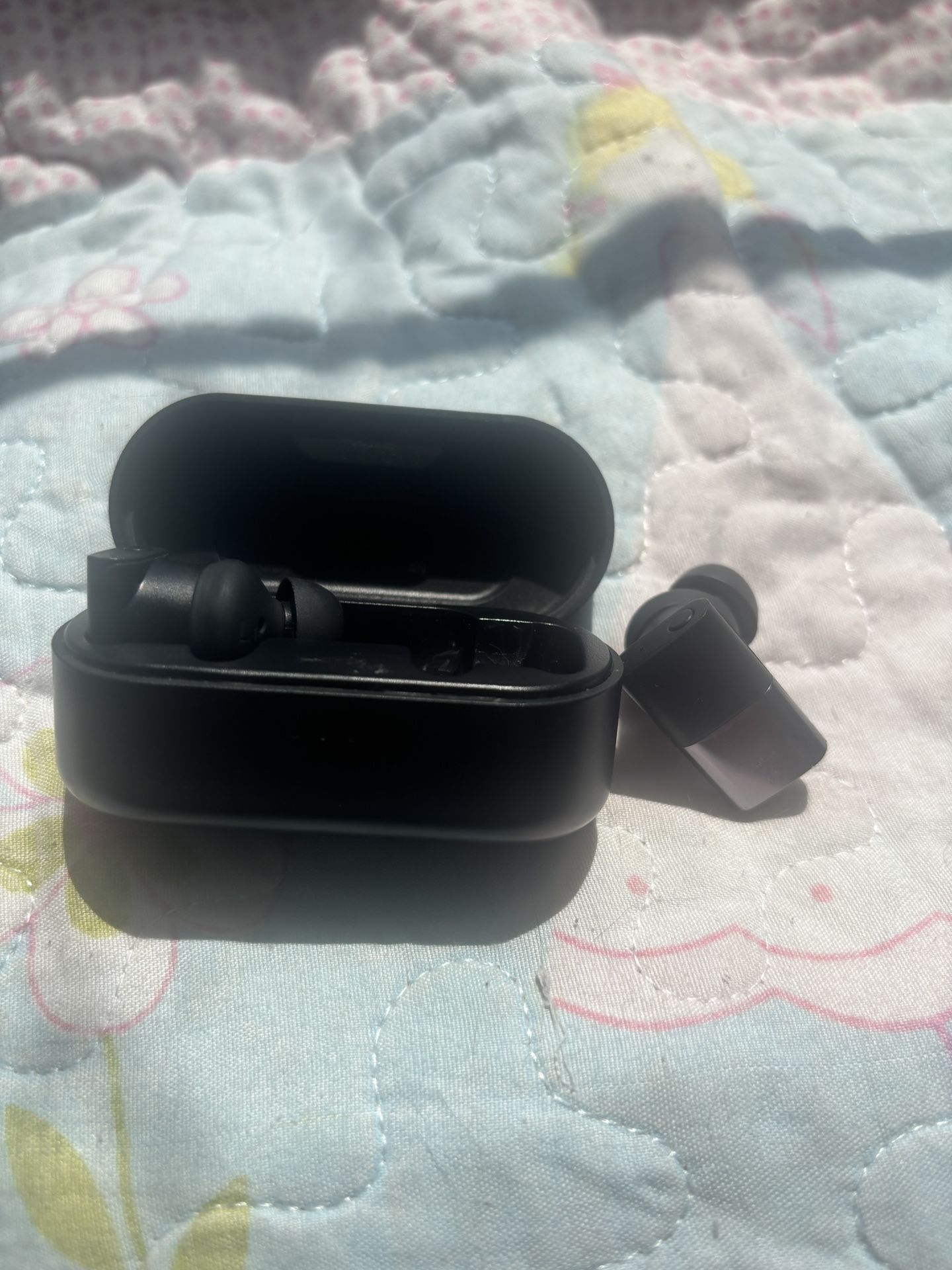 Status Between 3ANC, Ear Buds