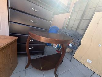 Half-moon console/entry table