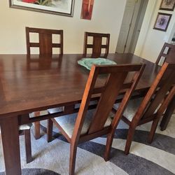 DINING ROOM TABLE 