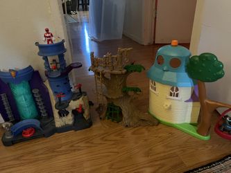 Tree House Play Sets 