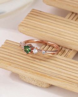 Green Emerald Ring