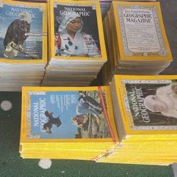 Lot Of 160 VINTAGE NATIONAL GEOGRAPHIC MAGAZINES