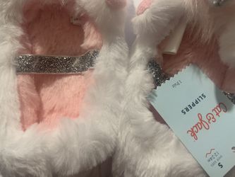 Girls unicorn slippers