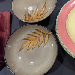 HOME TRENDS STONEWARE BOWLS WITH LEAF