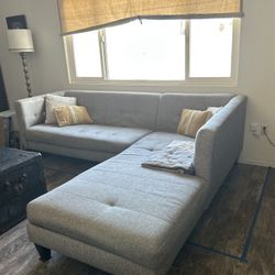 2-piece Sectional Sofa/couch
