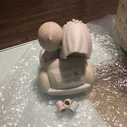 Precious Moments Just Married figurine (New in box)