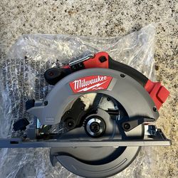 Milwaukee M18 FUEL 18V Lithium-Ion Cordless 7-1/4 in. Rear Handle Circular Saw 