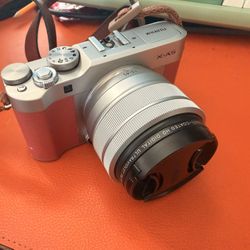 Fujifilm X-A5 W/ 15-45 mm lens ( Pink)