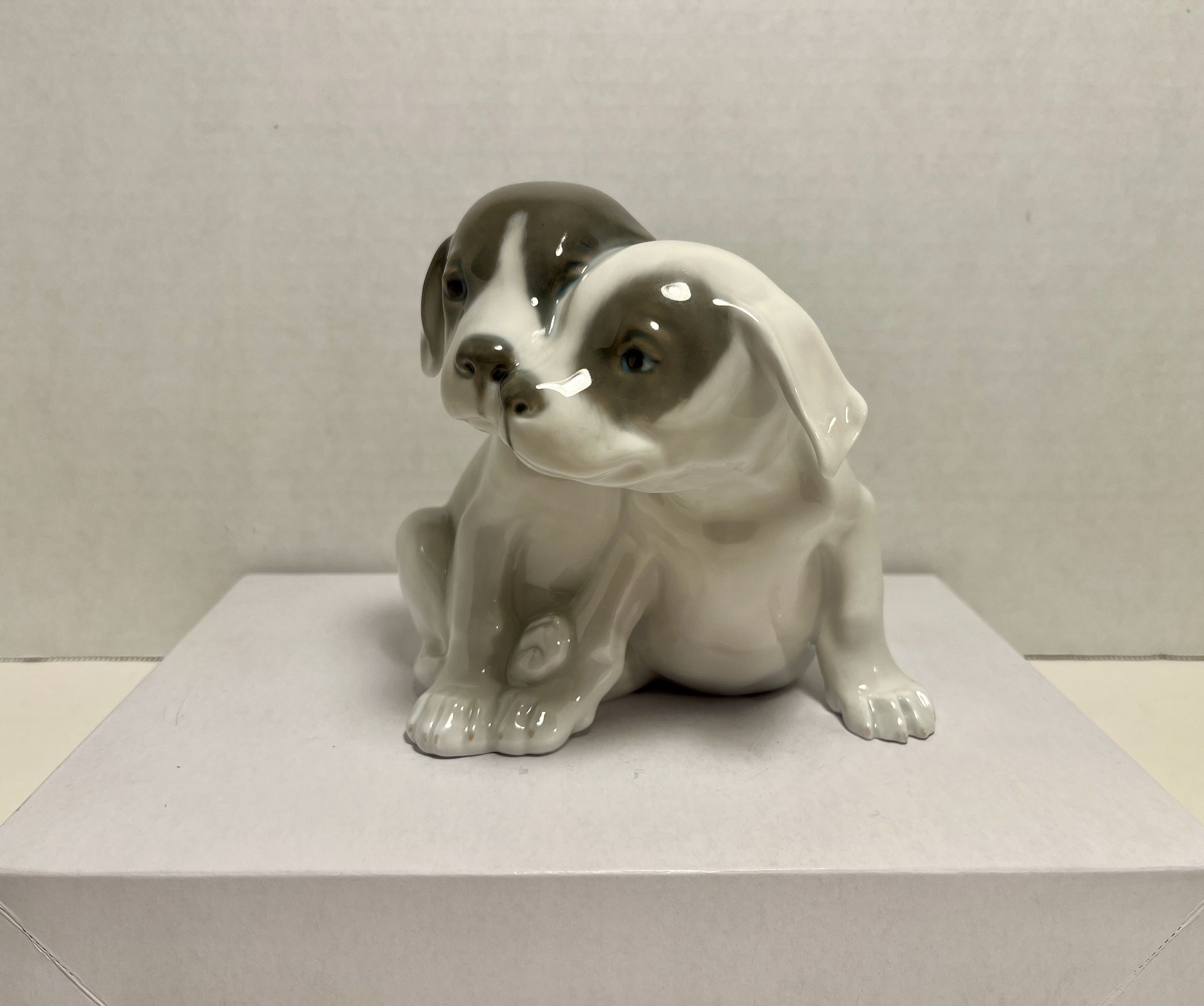 Vintage Royal Copenhagen Denmark Porcelain Pointer Puppies Figurine #260