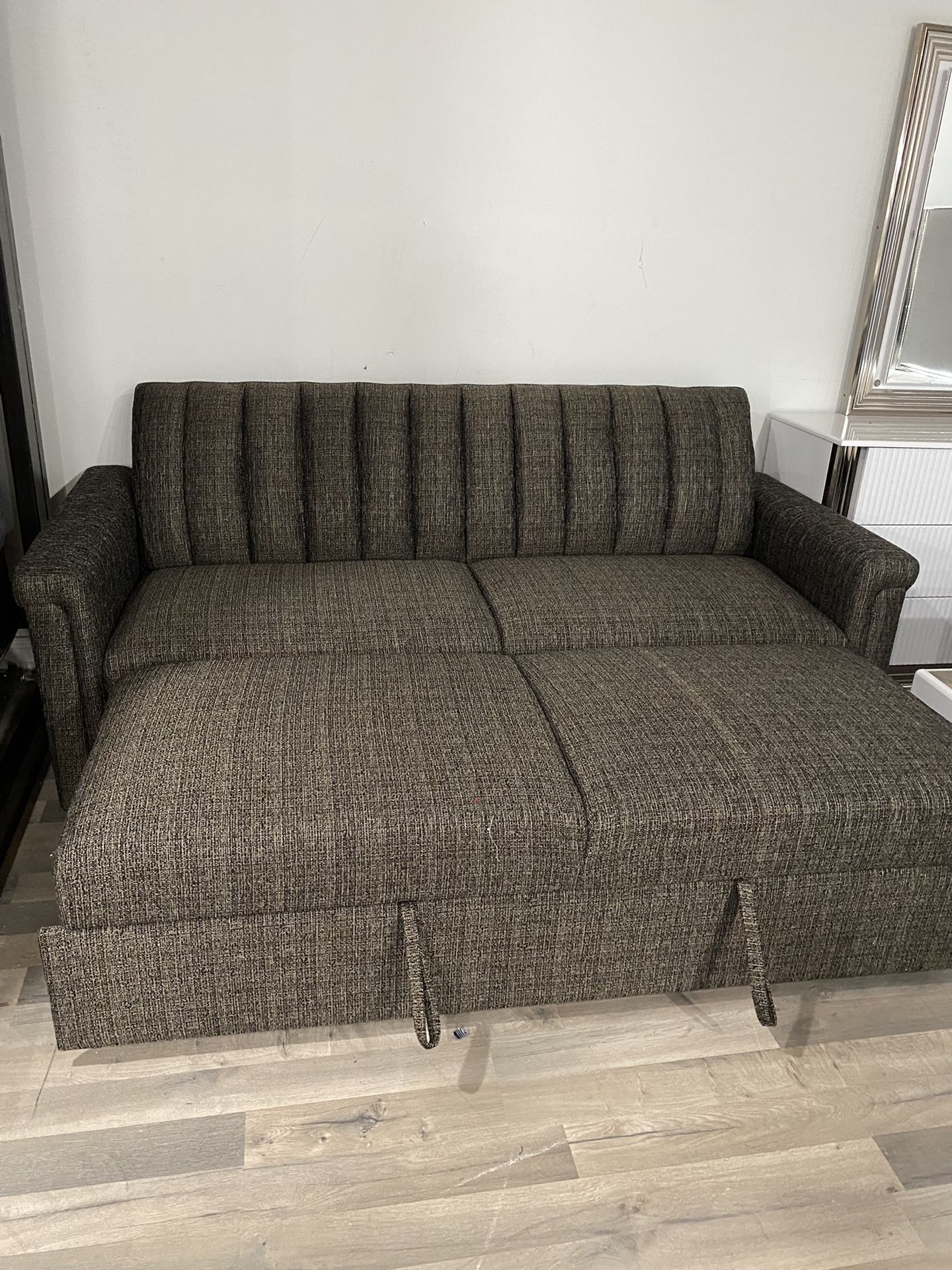 BEAUTIFUL SOFA SLEEPER ON SALE SOFA CAMA EN VENTA AHORA !!***