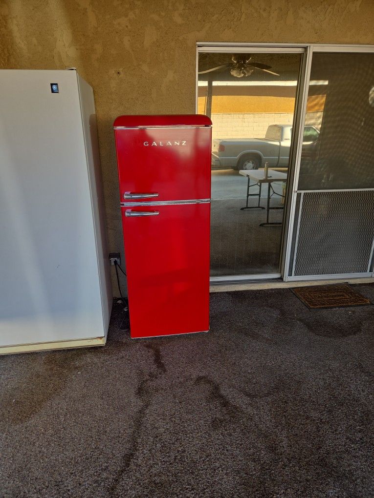 Galanz Refrigerator/Freezer
