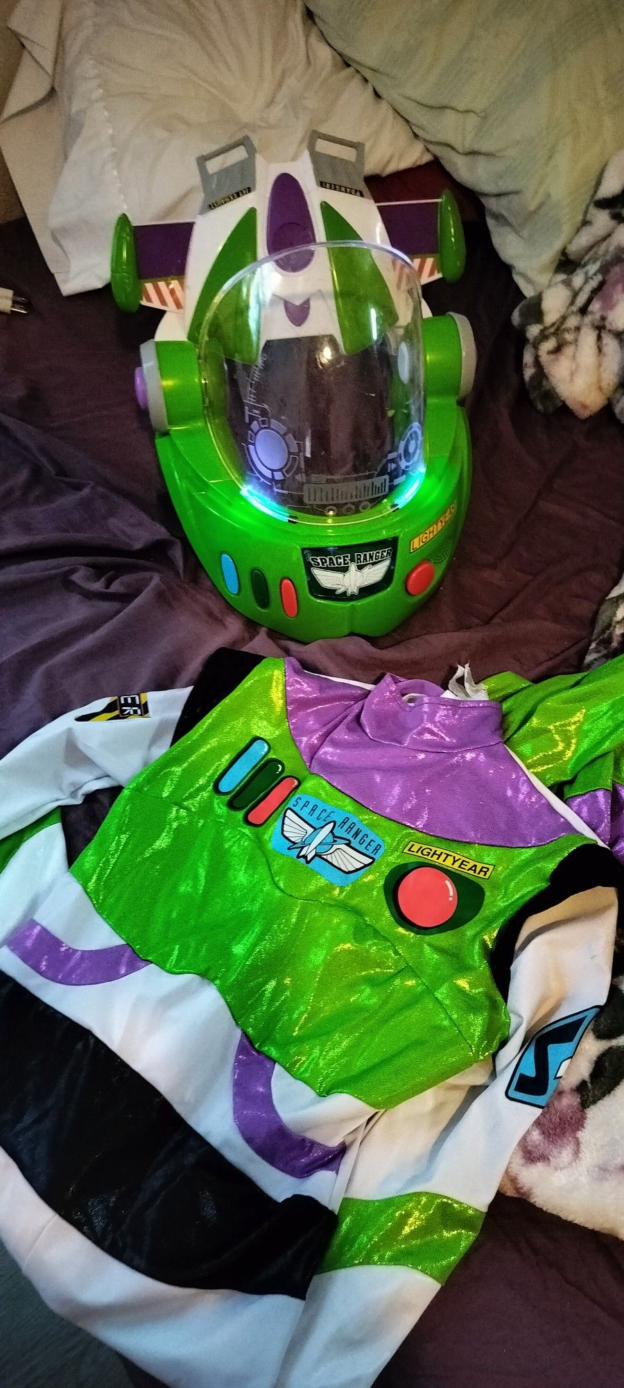 Halloween Costume Buzz Lightyear With Helmet Size 8/10C Descriptions