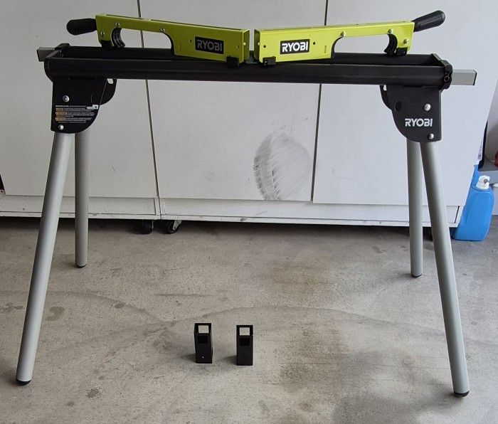 RYOBI   UNIVERSAL  FOLDABLE   MITER  SAW  QUICKSTAND 