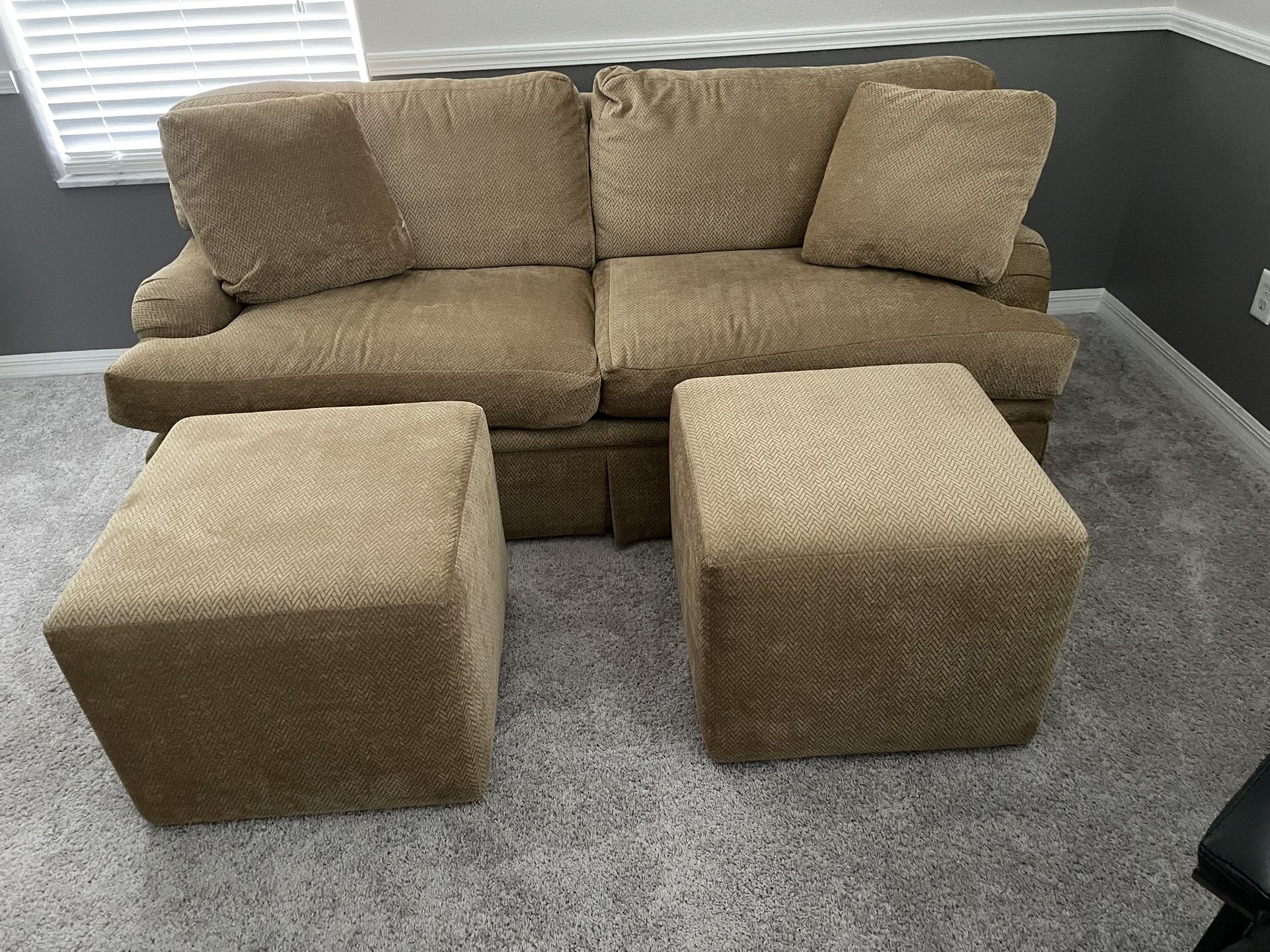 Couch With Pull Out Queen Bed
