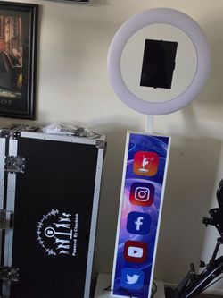 PHOTO BOOTH $100/DAY