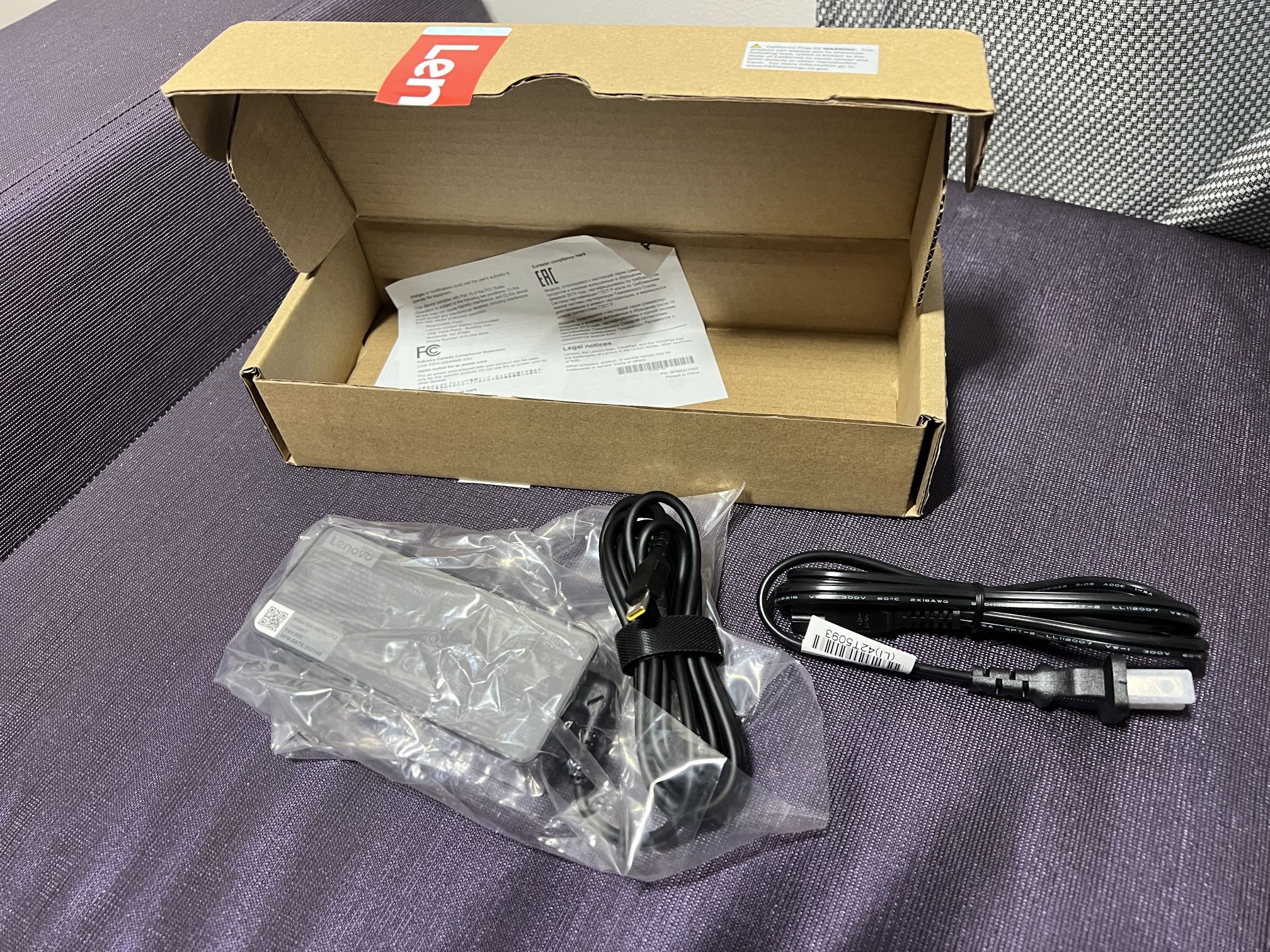 Brand New Genuine Lenovo 65w USB Type C Ac Adapter 4X20M26268 With 2 Prong Power Cord