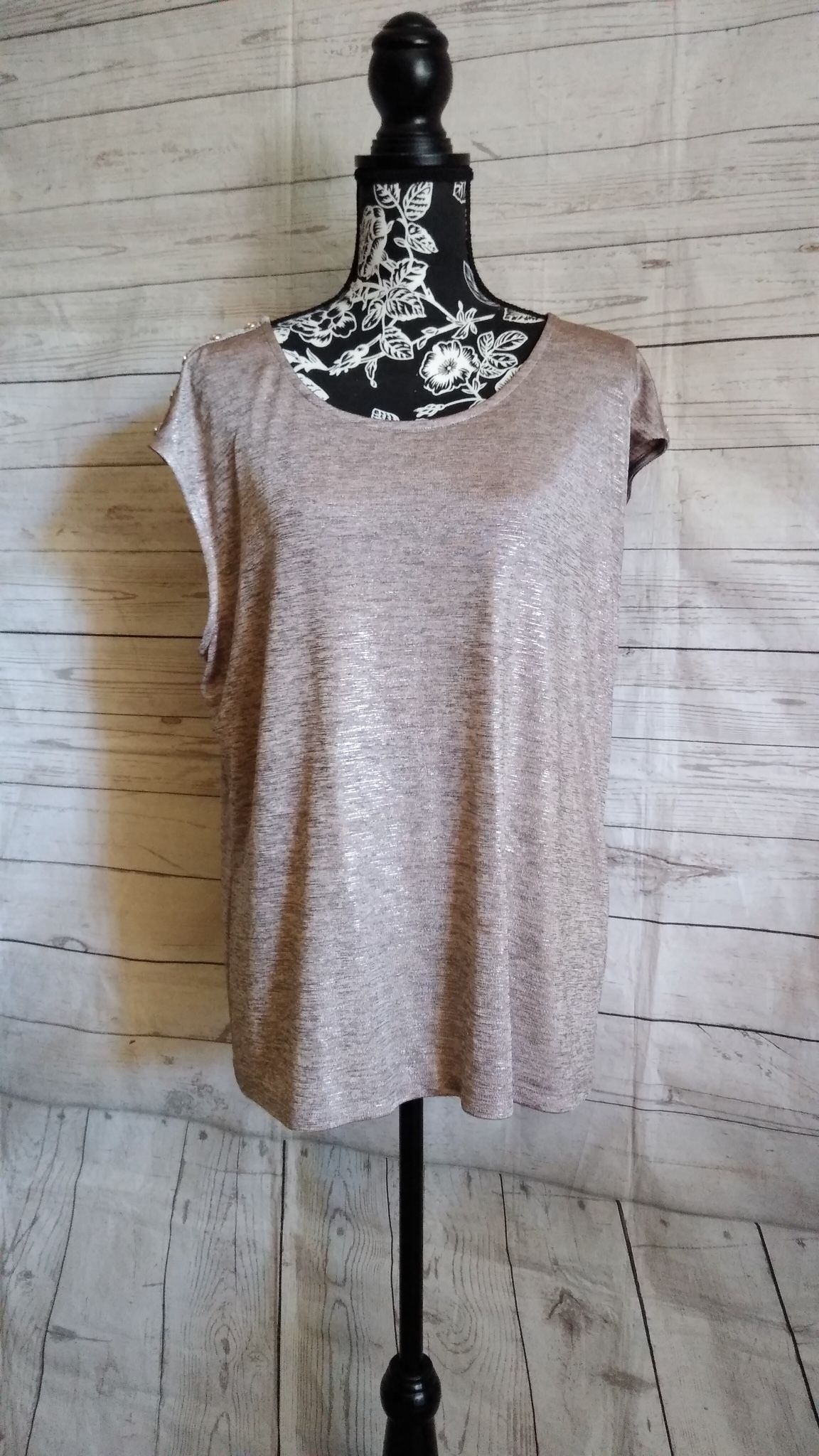 New Beautiful Calvin Klein Shirt, Size XLarge ..