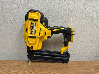 DEWALT DCN680B 20V MAX XR Lithium-Ion Electric Cordless 18-Gauge Brad Nailer (Tool Only)