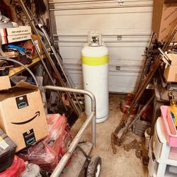 Full 100lb Propane Tank  