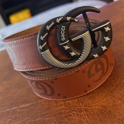 Cinto Talla 36 , Color Cade Con Hebilla Negra Con Plateado , Imitación Piel Y Doble Cara . 