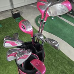Wilson Ladie's Golf Clubs For Sale