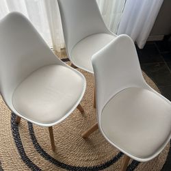4 Dining Chairs 